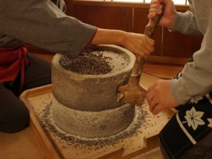 素材の味を引き立てる 調理器具としての 石臼 の魅力 石臼豆腐も紹介 粋 Iki