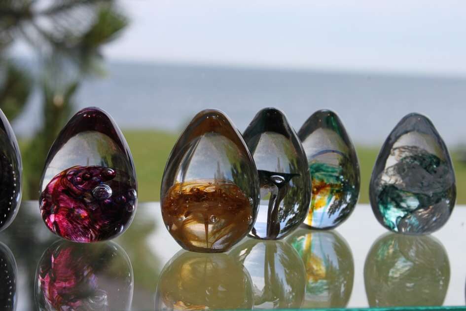 glass-3469743_960_720-945x630-3407943
