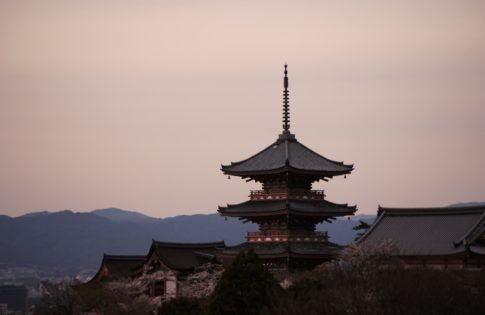 nou92_kyounomachiwonagameru_tp_v-485x315-6319896